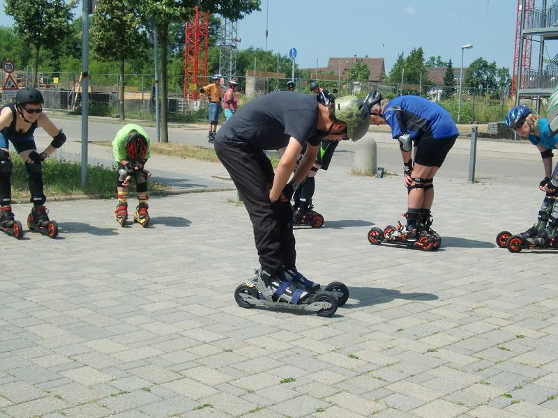 Cross-Inliner-Skikes-Demonstration der Bremstechnik