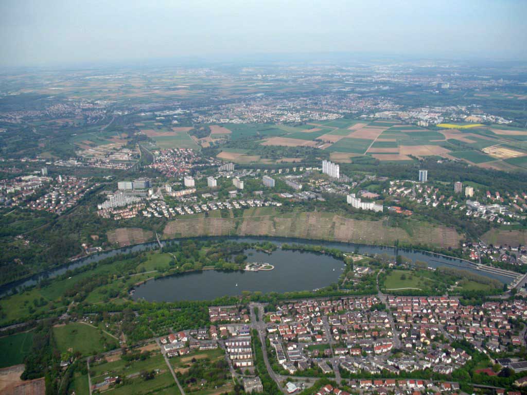 Fröhlich-gesund Skiken nahe Stuttgart - Blick auf den Max-Eyth-See